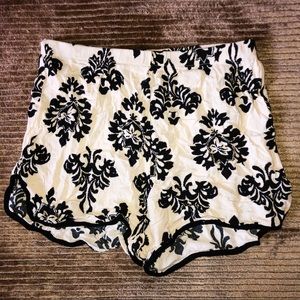 [Windsor] flowy shorts